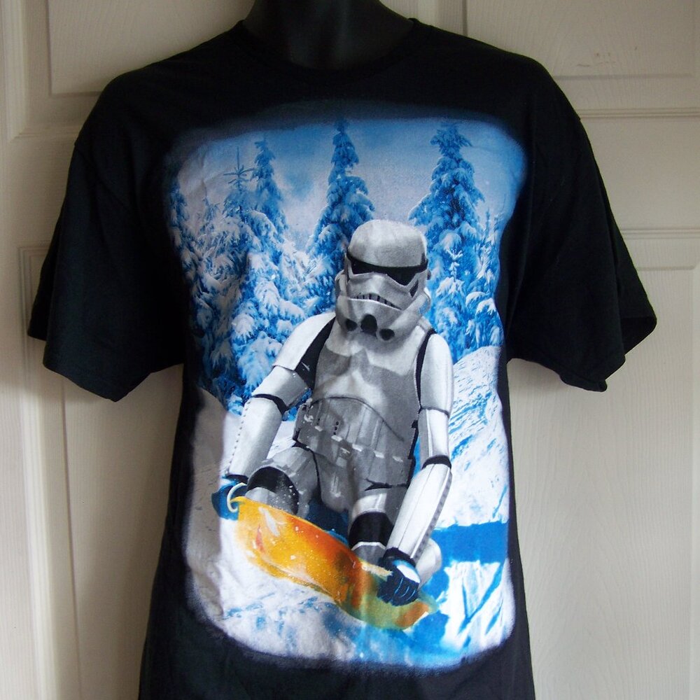 Black kohl’s star wars sledding storm trooper t-shirt L